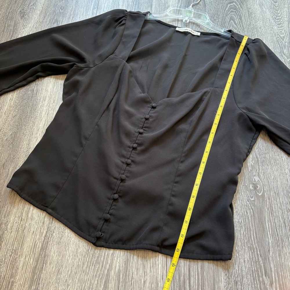 Abercrombie & Fitch Black Button-Up Blouse - Picture 6 of 6